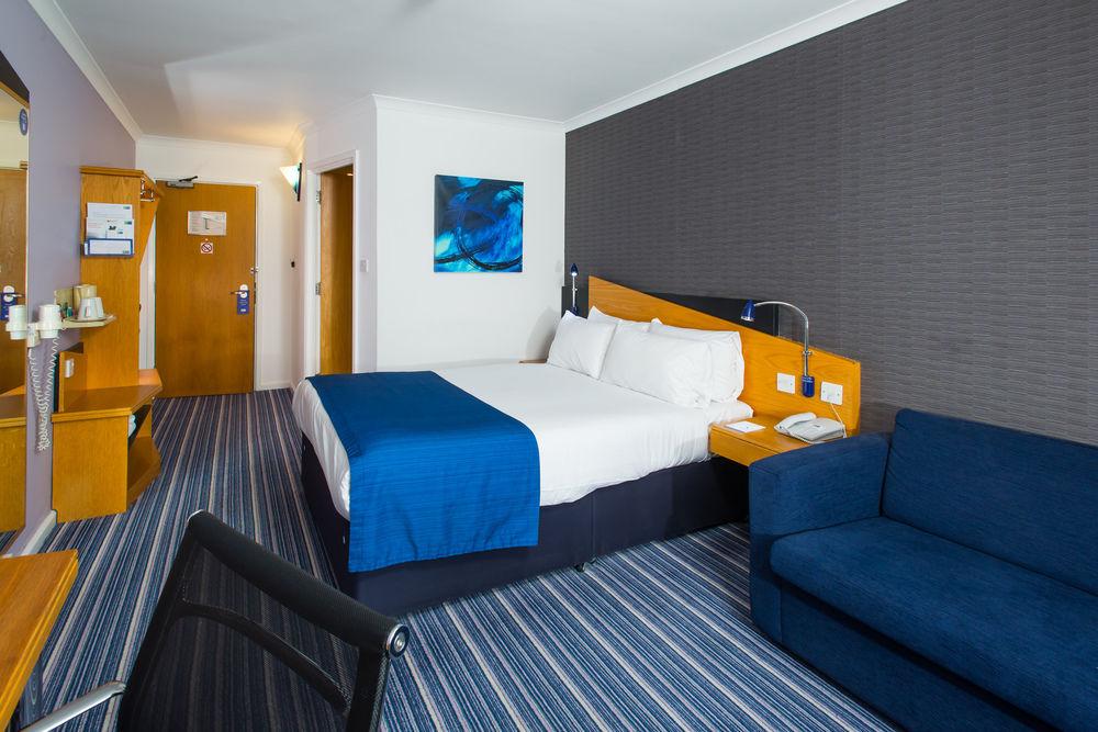 Express East By Ihg Отель