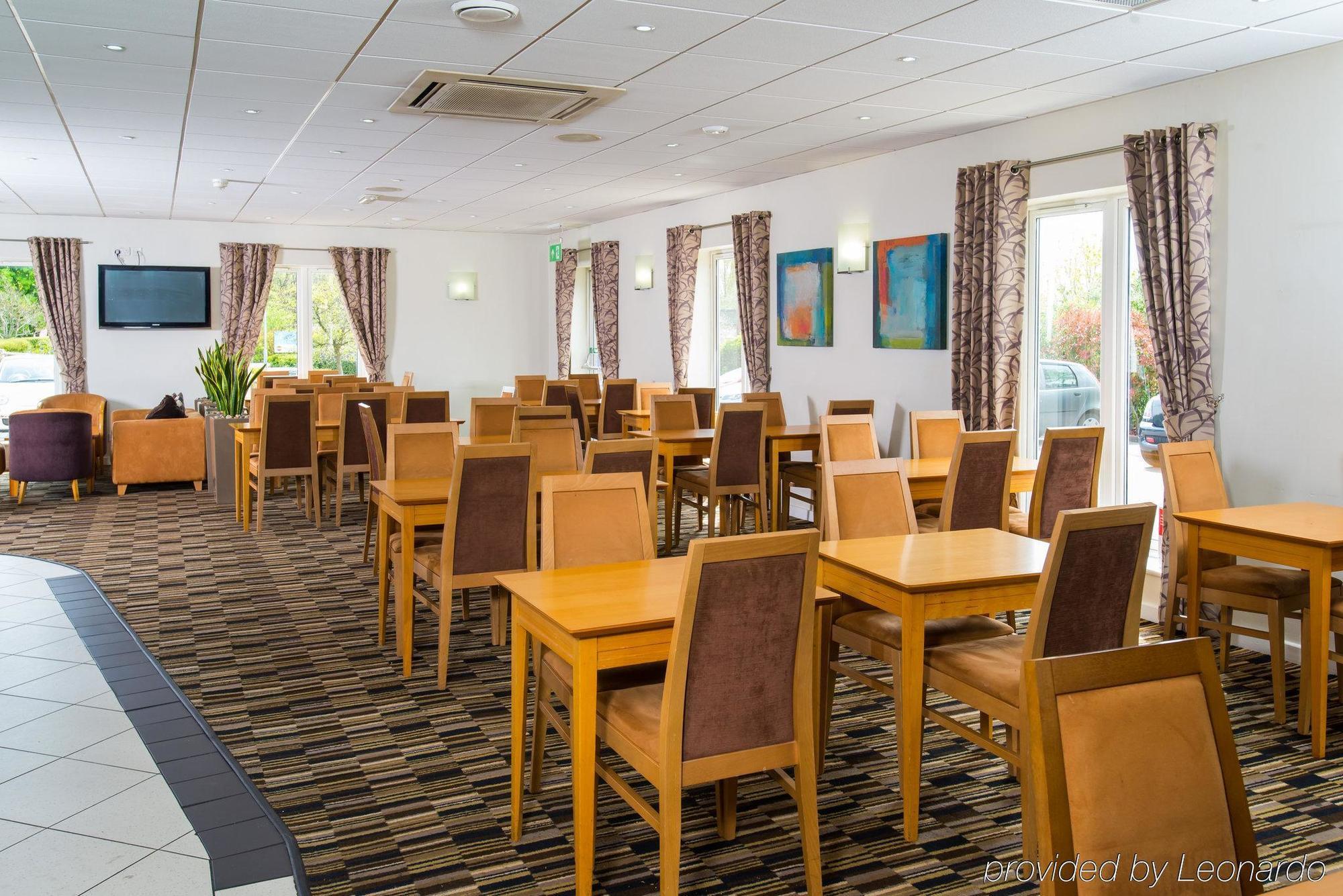 Express East By Ihg Отель