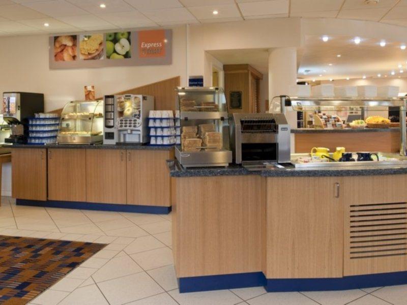 Отель Express East By Ihg 3*